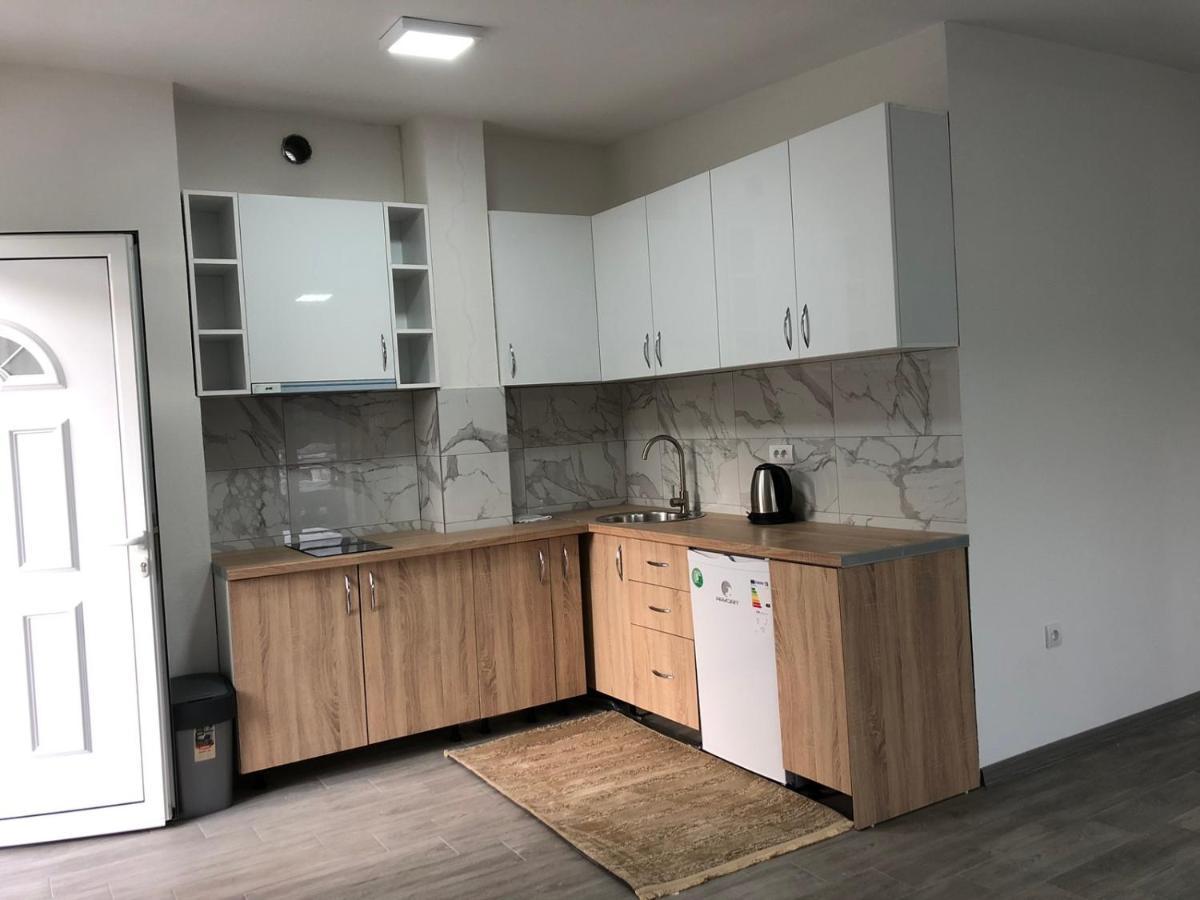 Apartments Rex Улцинь Екстер'єр фото